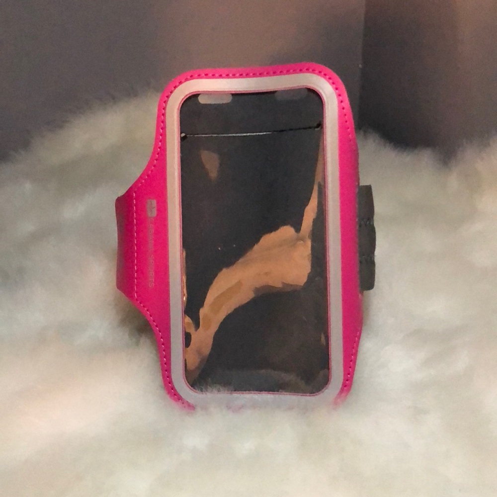 Smart phone arm band for standard size phones